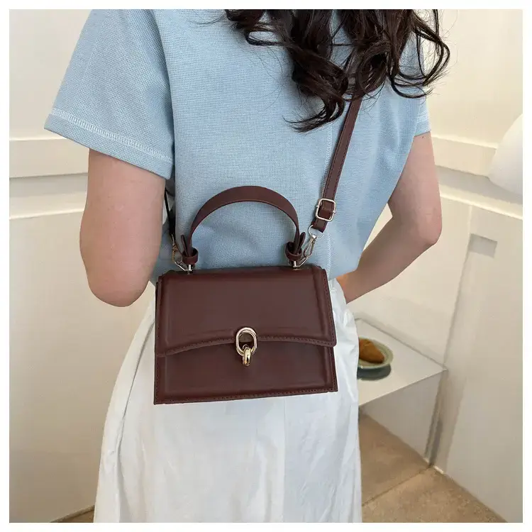 Women's 2023 Spring Crossbody Bag Beige Leather — feature 18