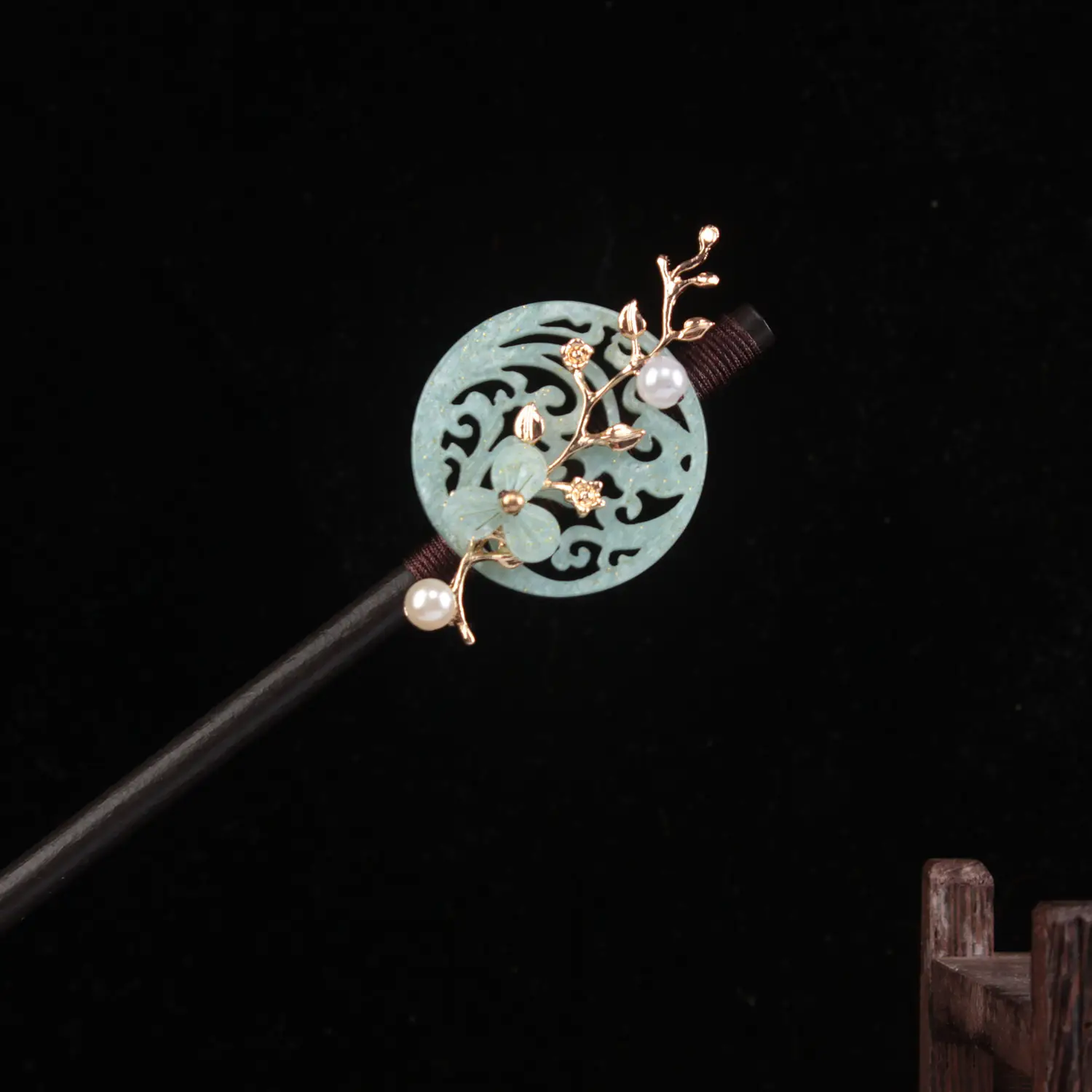 Women's New Chinese Wooden Hairpin Green Flower Drop — feature 7