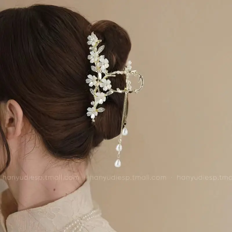 Pearl Flower Hair Clip for Women - Image 4