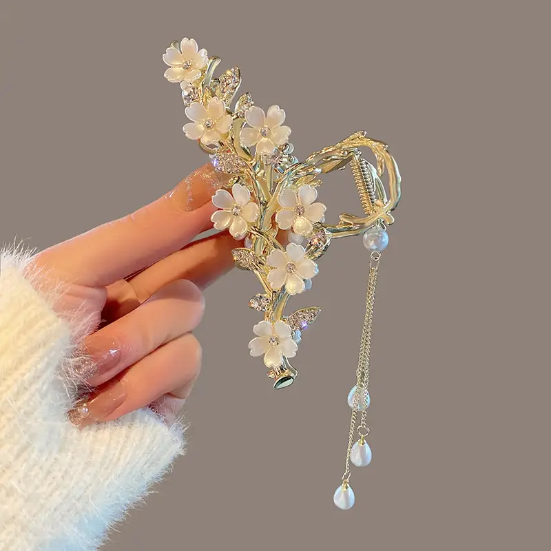 Pearl Flower Hair Clip for Women - Image 7
