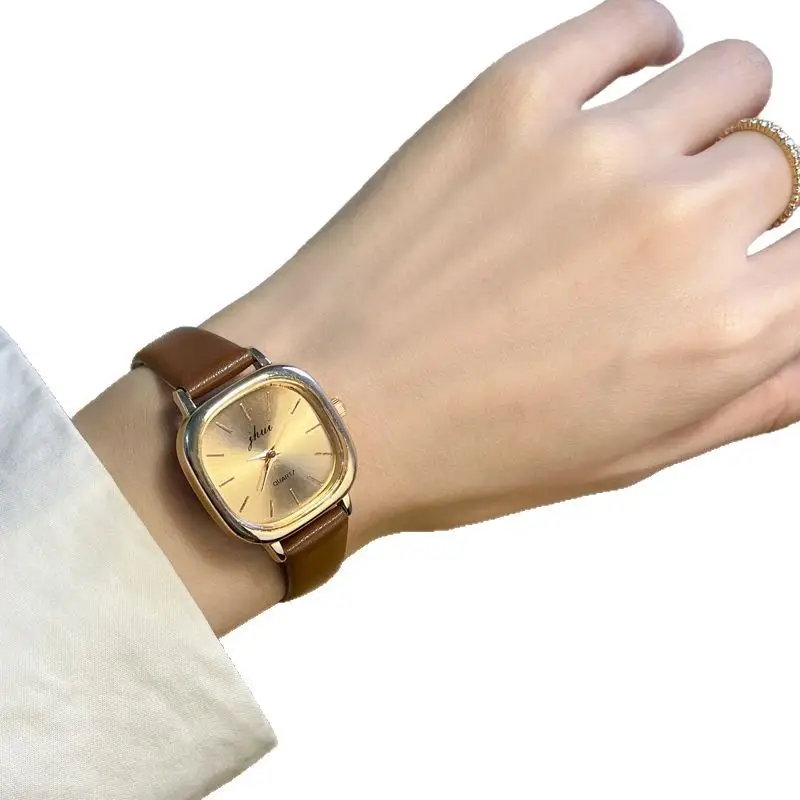 Korean Style Square Watch for Women with Elegant Quartz Band - Image 10