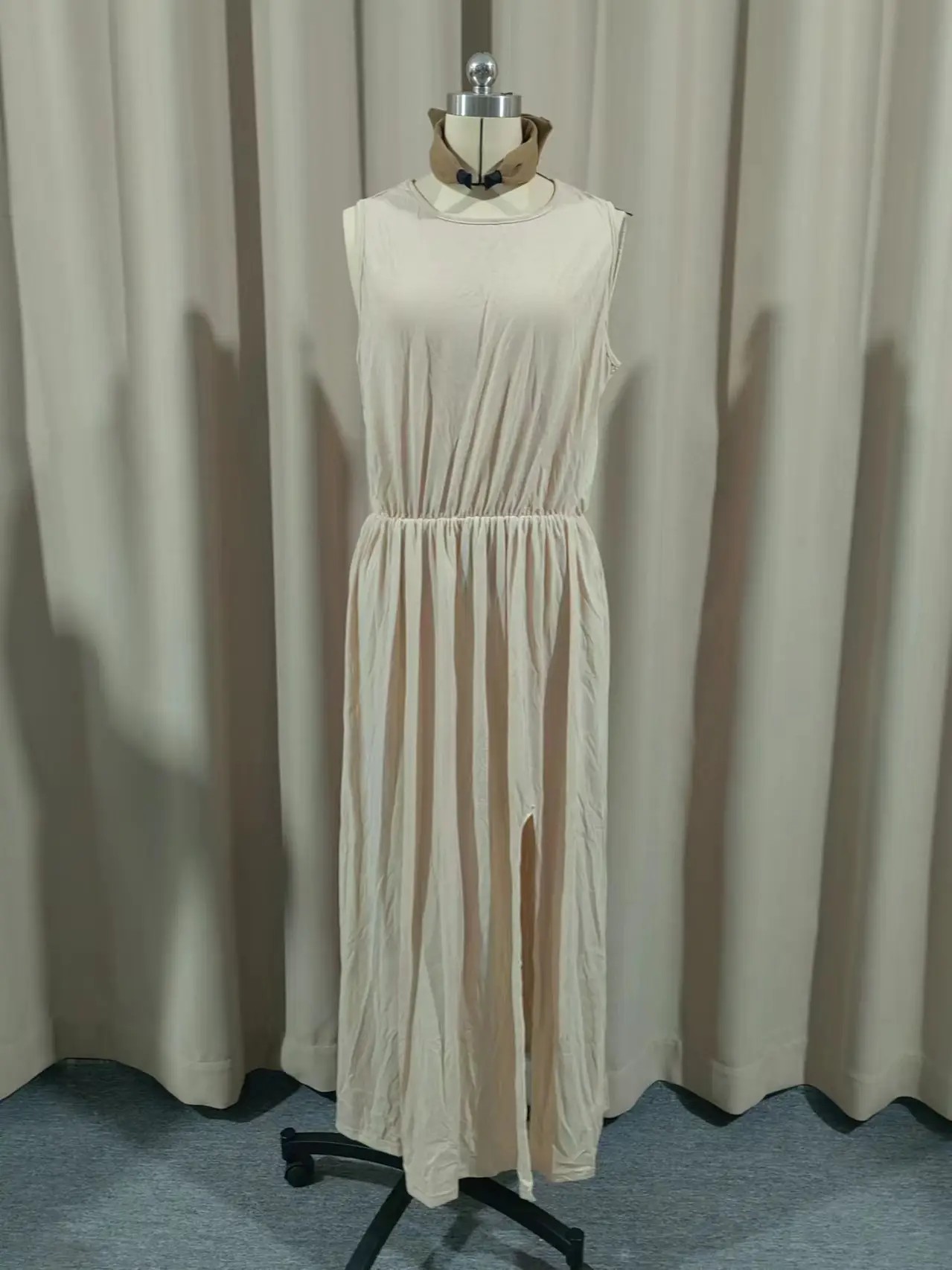 2025 White Sleeveless Cross-Border Dress with Long Skirt — feature 12