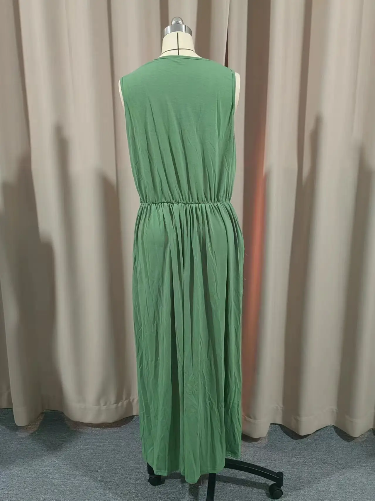 2025 White Sleeveless Cross-Border Dress with Long Skirt — feature 14
