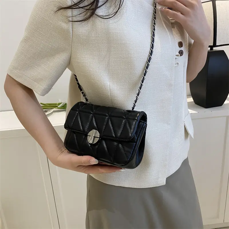 Pink Rhombic Shoulder Chain Bag Women 2023 - Image 4