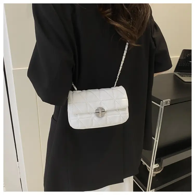 Pink Rhombic Shoulder Chain Bag Women 2023 — feature 10