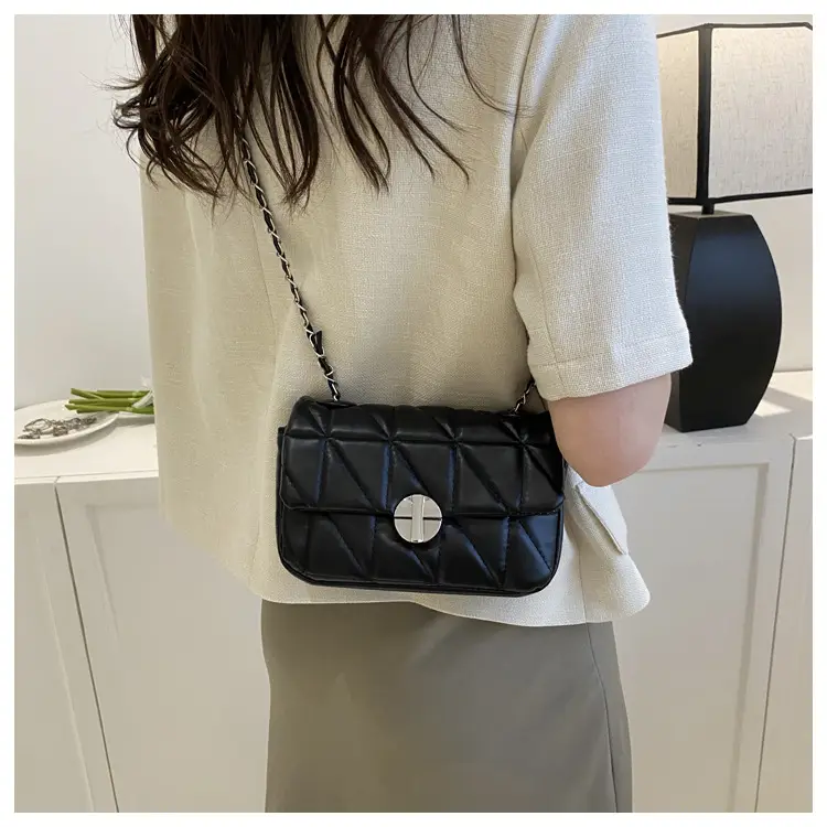 Pink Rhombic Shoulder Chain Bag Women 2023 — feature 12