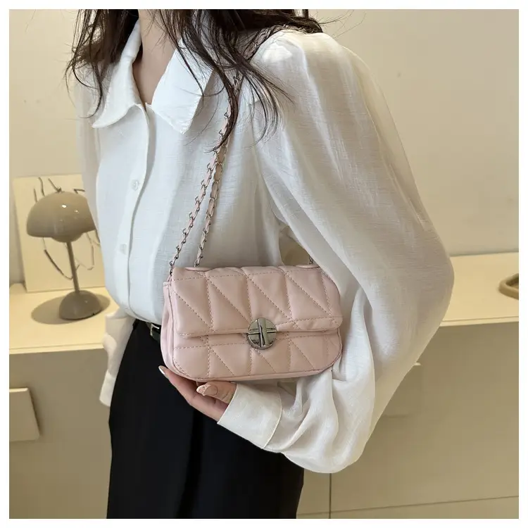 Pink Rhombic Shoulder Chain Bag Women 2023 — feature 13