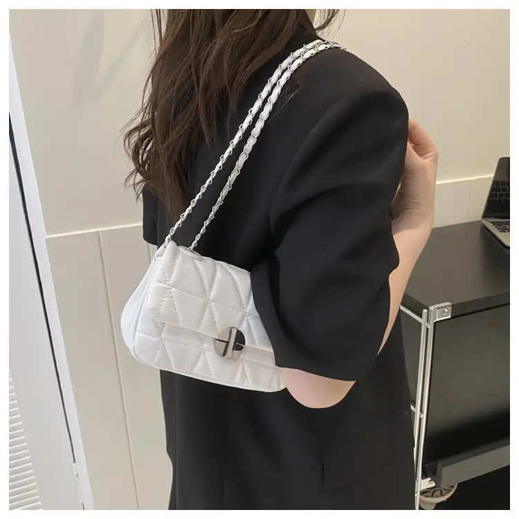 Pink Rhombic Shoulder Chain Bag Women 2023 — feature 9