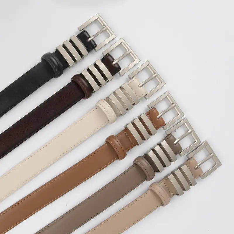 Women's Classic Leather Belt with Jeans Casual Outfit - Image 9