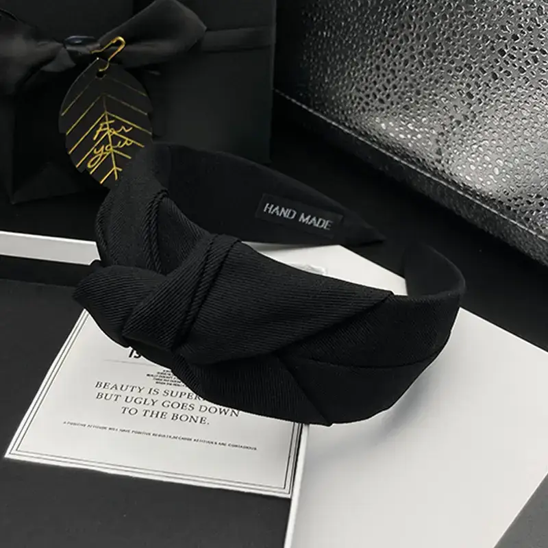 Black Wide Brim Hair Clips for Women - Image 5