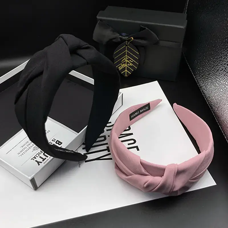 Black Wide Brim Hair Clips for Women — feature 2
