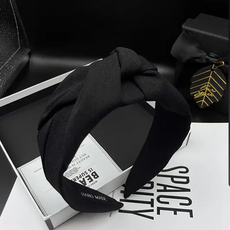 Black Wide Brim Hair Clips for Women — feature 4