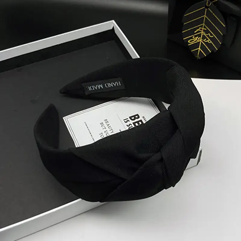 Black Wide Brim Hair Clips for Women — feature 5