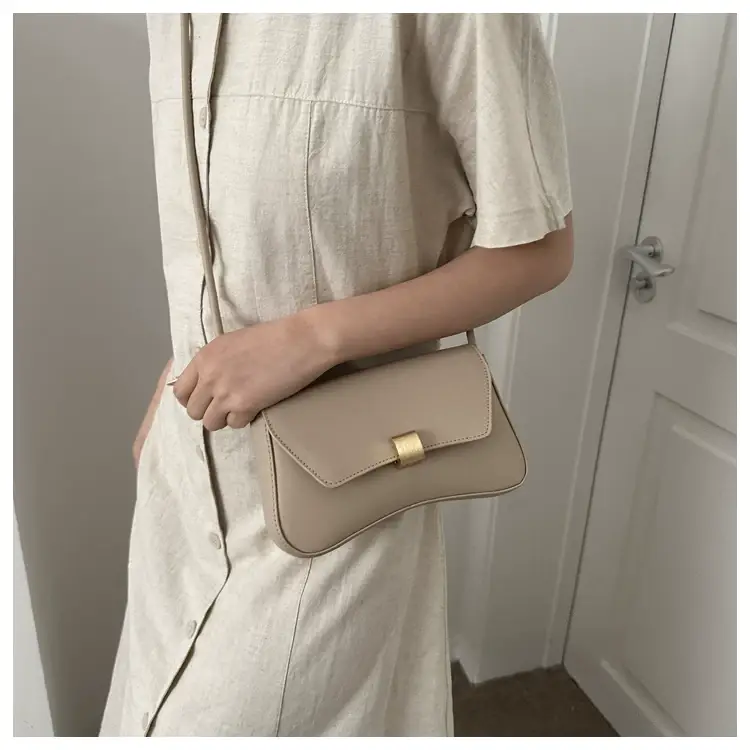 2026 Women's Retro Handbag Set with Gold Clasp — feature 10