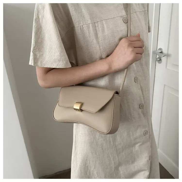 2026 Women's Retro Handbag Set with Gold Clasp — feature 11