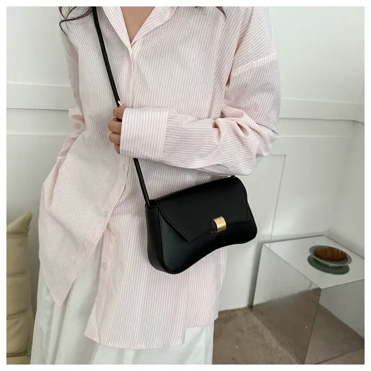 2026 Women's Retro Handbag Set with Gold Clasp — feature 16