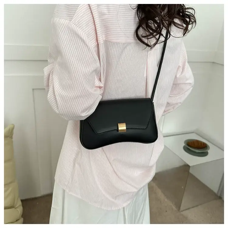 2026 Women's Retro Handbag Set with Gold Clasp — feature 18