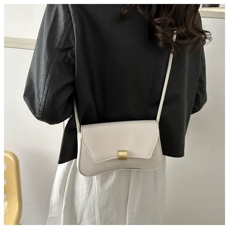 2026 Women's Retro Handbag Set with Gold Clasp — feature 19
