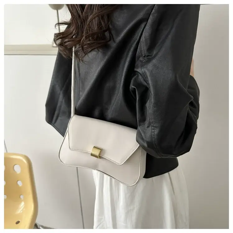 2026 Women's Retro Handbag Set with Gold Clasp — feature 20