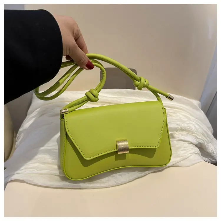 2026 Women's Retro Handbag Set with Gold Clasp — feature 24