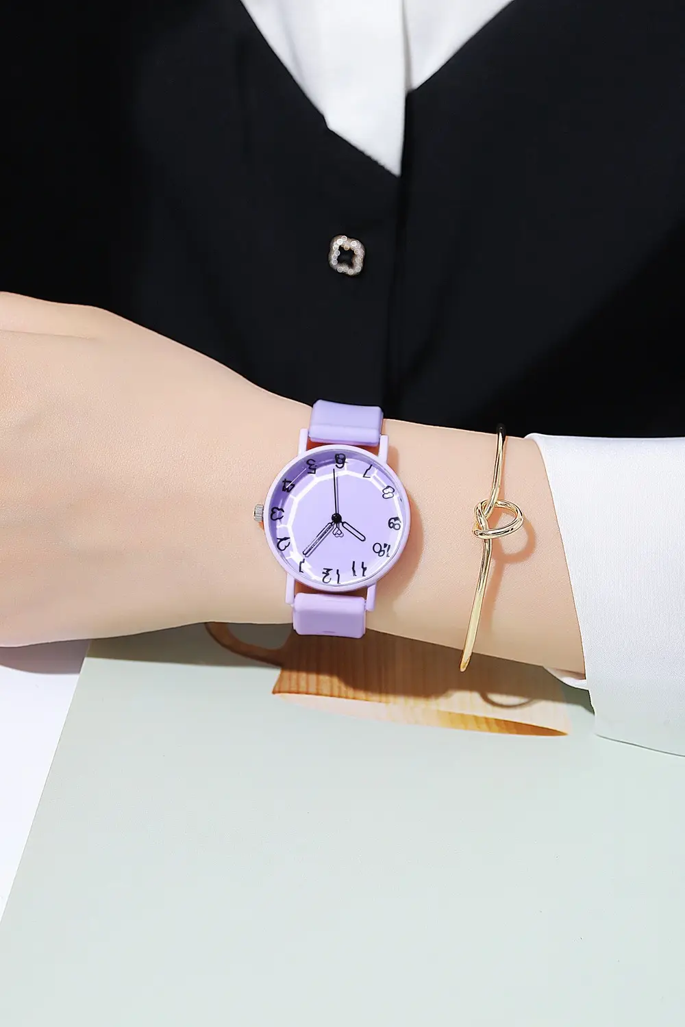 Launderlight Purple Quartz Watch for Girls — feature 8