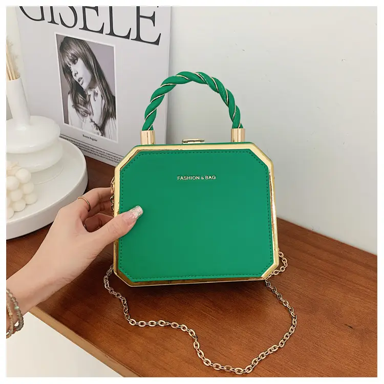Women's Gold Chain Crossbody Shoulder Bag - Image 3