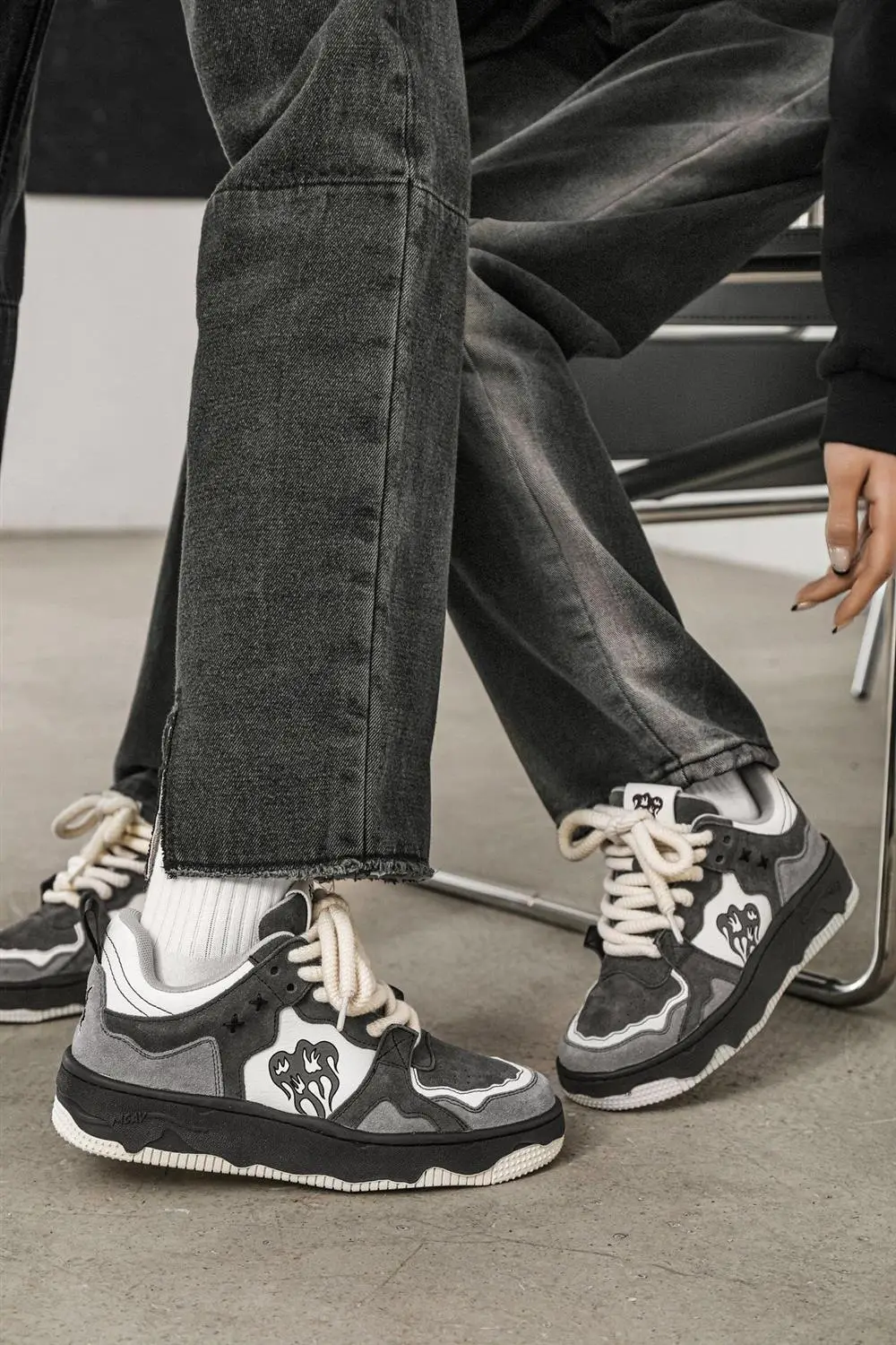 Women's Flaming Mountain Casual Sneakers Black Grey — feature 5