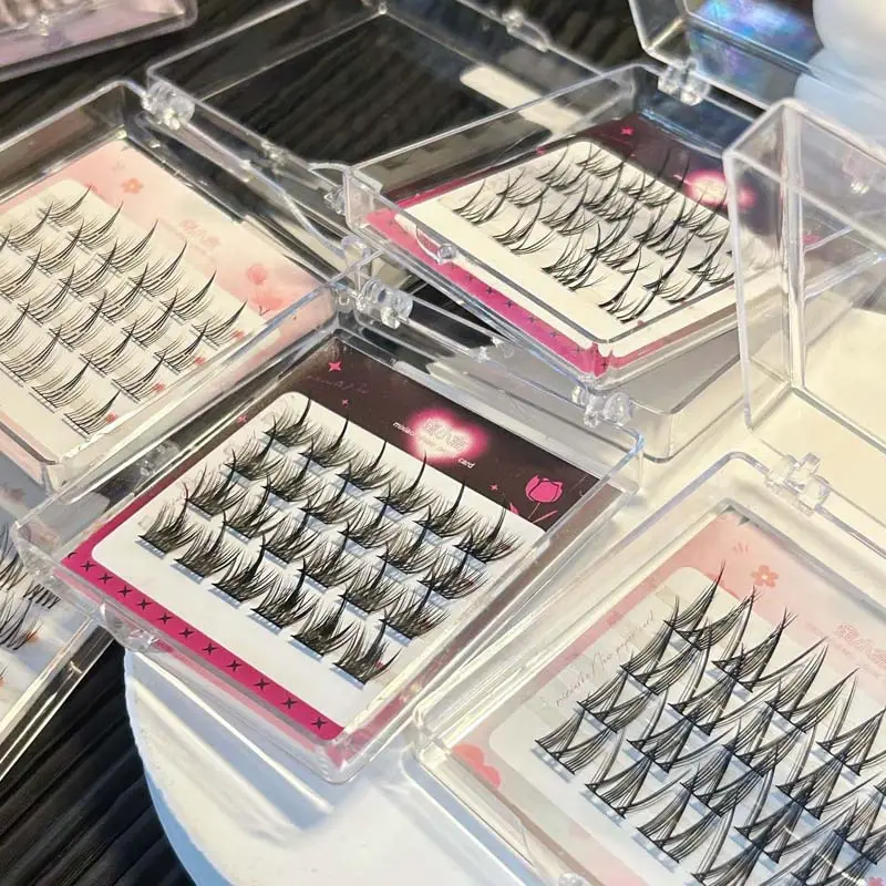 Honey Small Box Travel Series False Eyelashes White Moonlight — feature 15