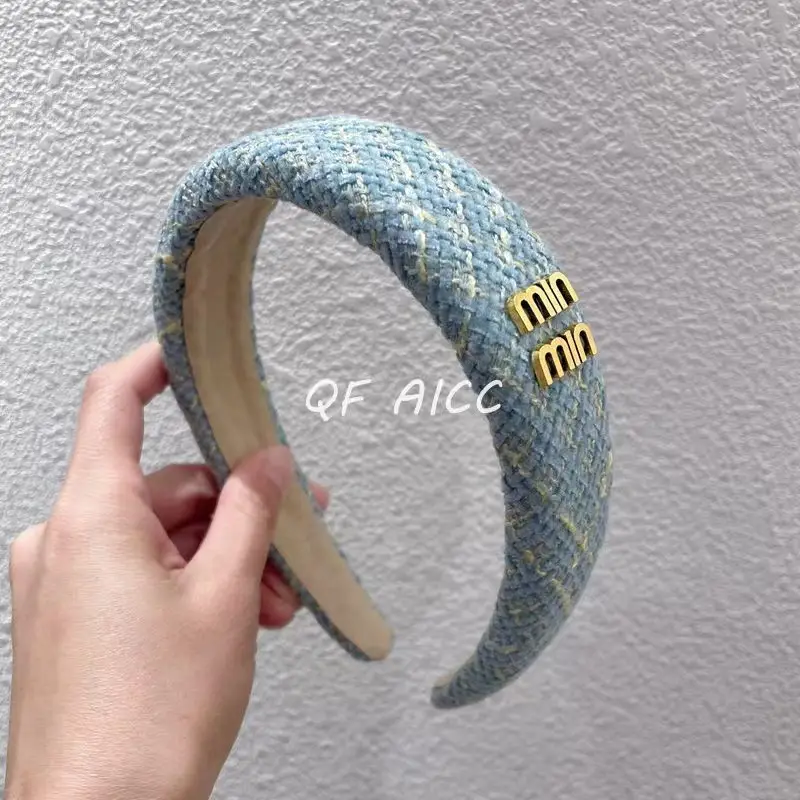 French Style Blue Knitted Skull Headband for Women — feature 6
