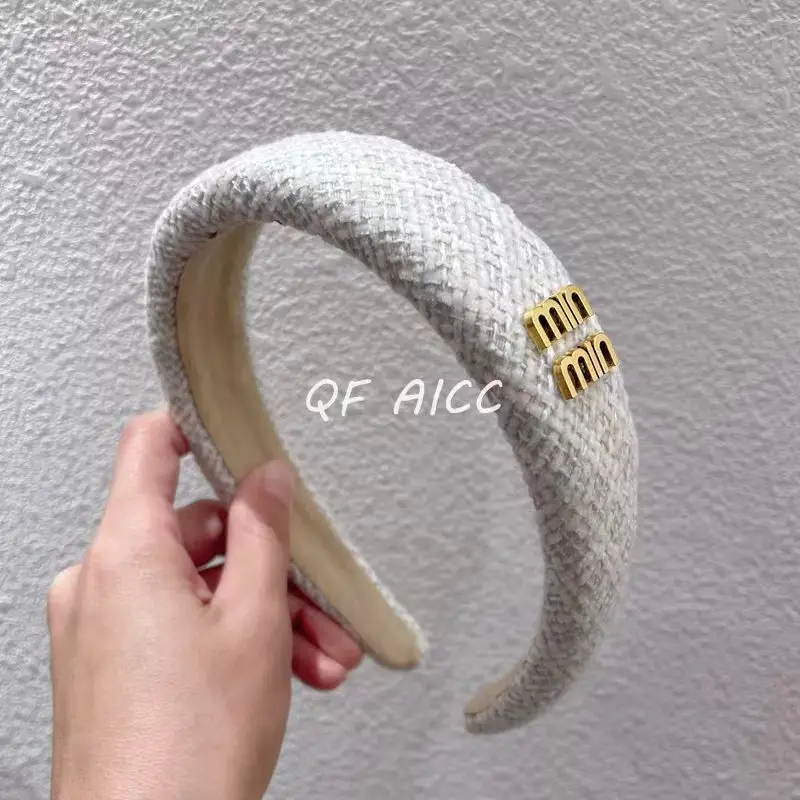 French Style Blue Knitted Skull Headband for Women — feature 8