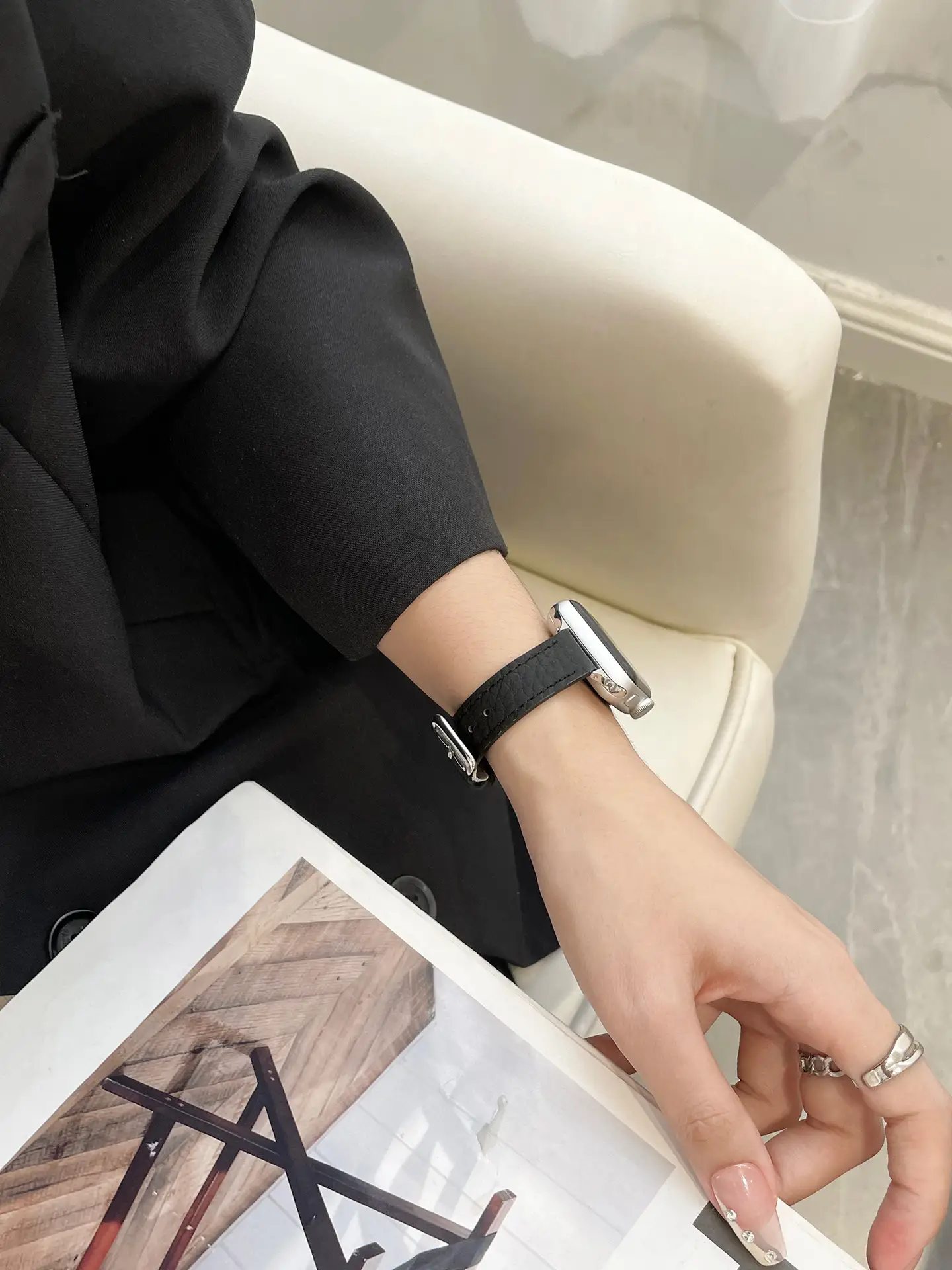 Apple Watch SE Leather Strap Watch for Girls Autumn Winter — feature 13