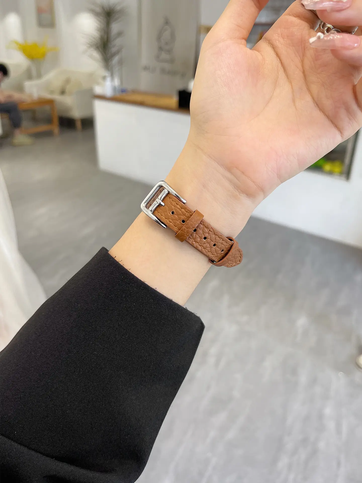 Apple Watch SE Leather Strap Watch for Girls Autumn Winter — feature 5