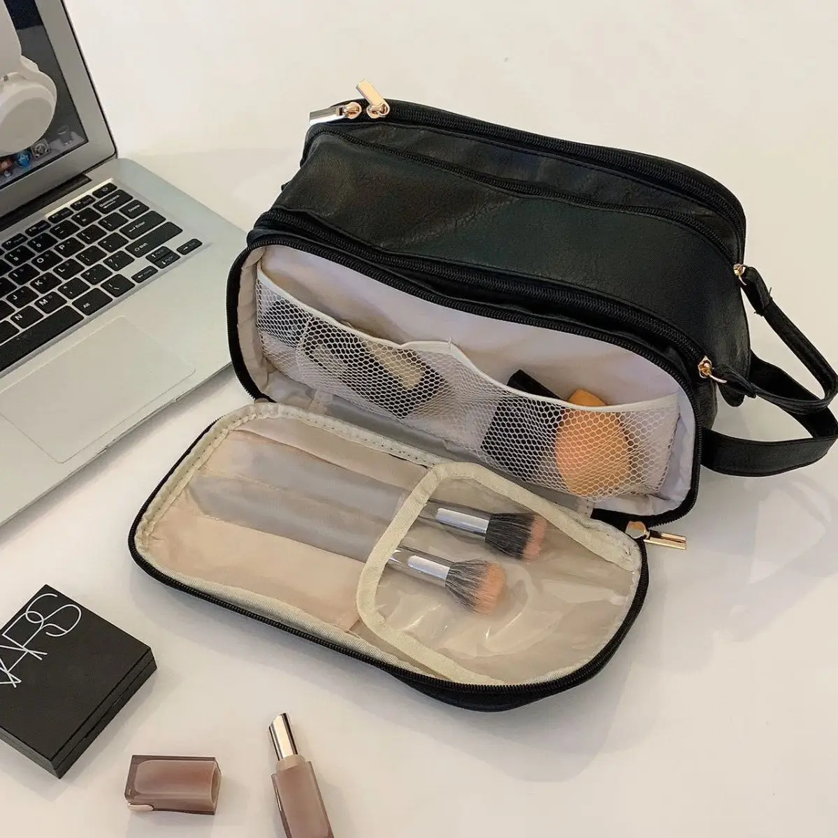 White Makeup Brush & Storage Bag for Women - Image 6