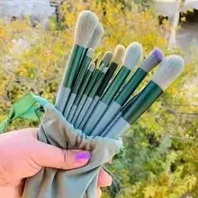 14 Piece Green Makeup Brush Set for Beginners — feature 15