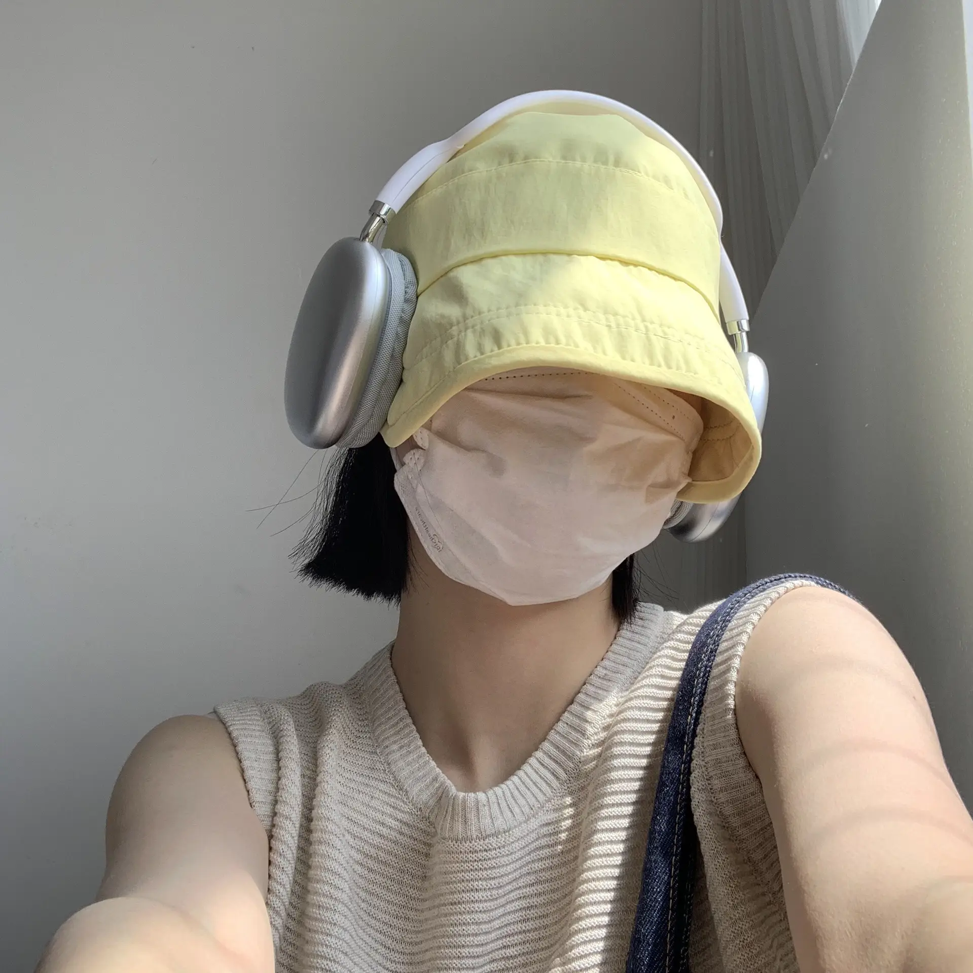 Double-sided Waterproof Open Top Cap with Horse Tail Mask — feature 4