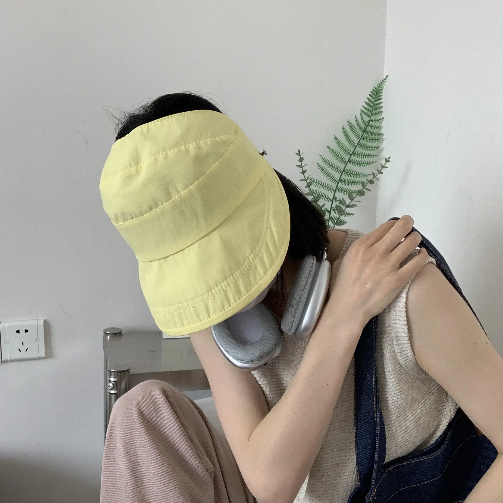Double-sided Waterproof Open Top Cap with Horse Tail Mask — feature 6