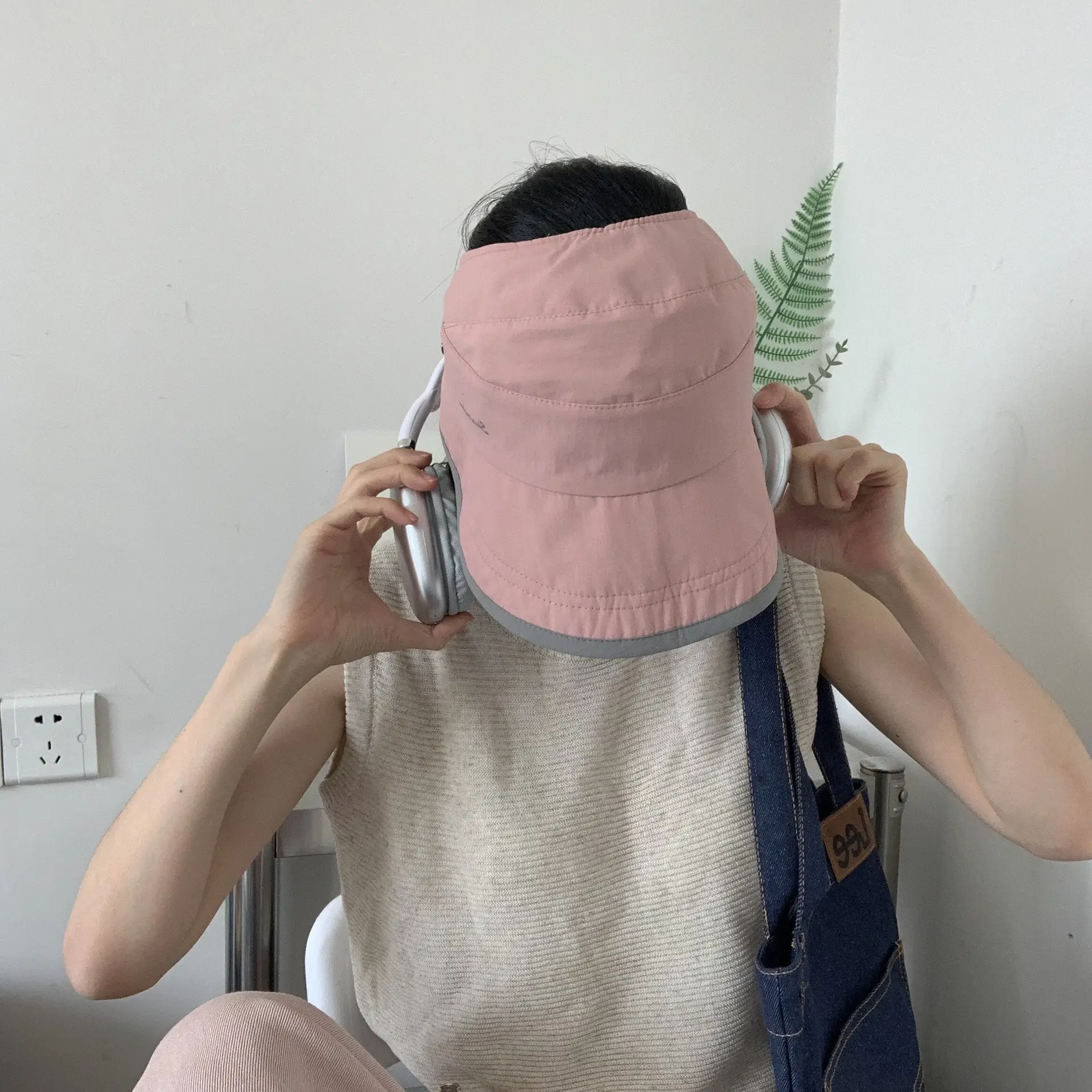 Double-sided Waterproof Open Top Cap with Horse Tail Mask — feature 8