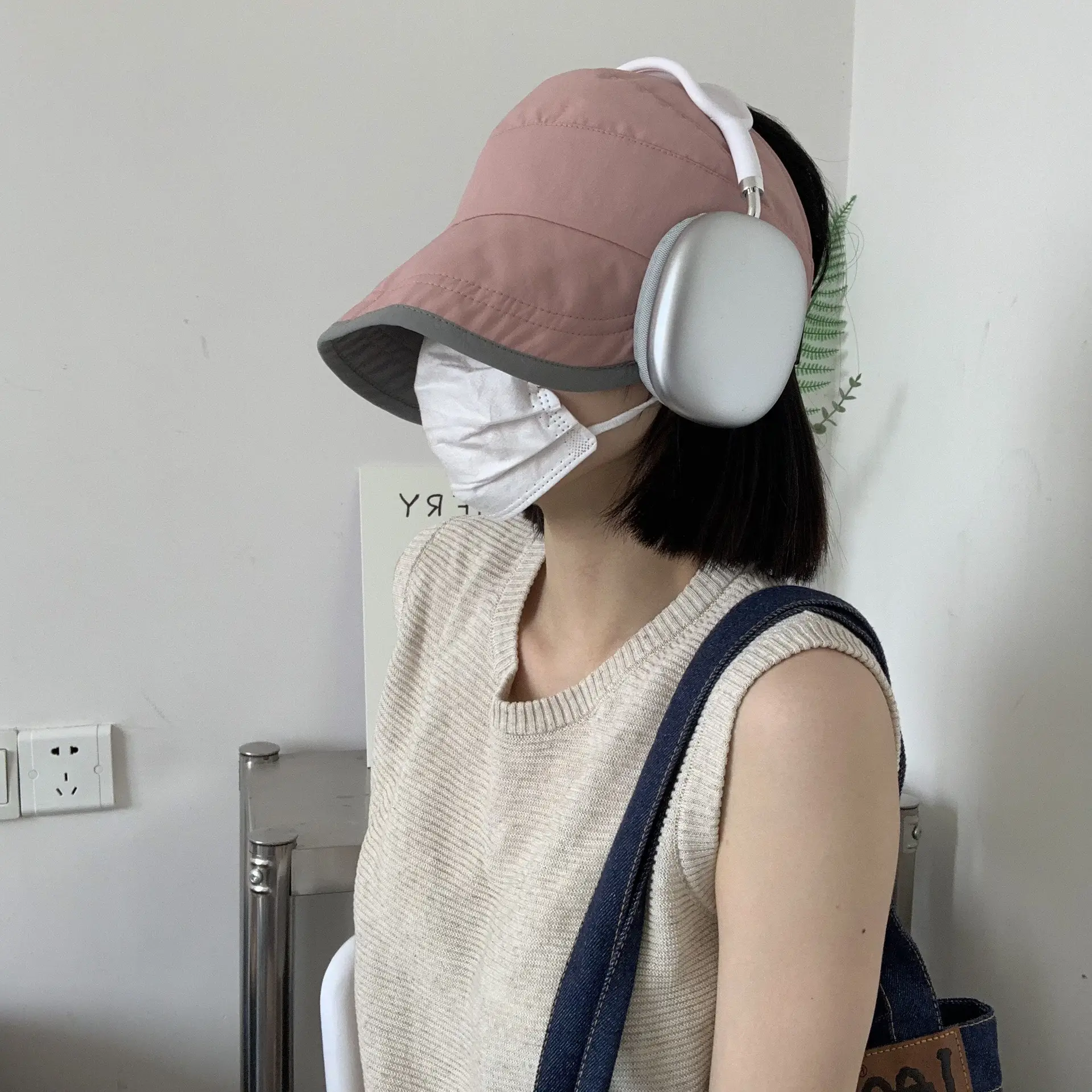 Double-sided Waterproof Open Top Cap with Horse Tail Mask — feature 9