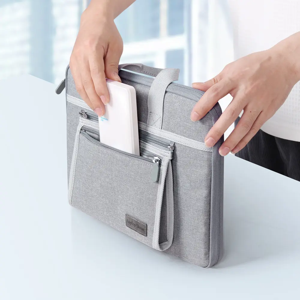 Apple MacBook 16" Protective Case Bag — feature 13