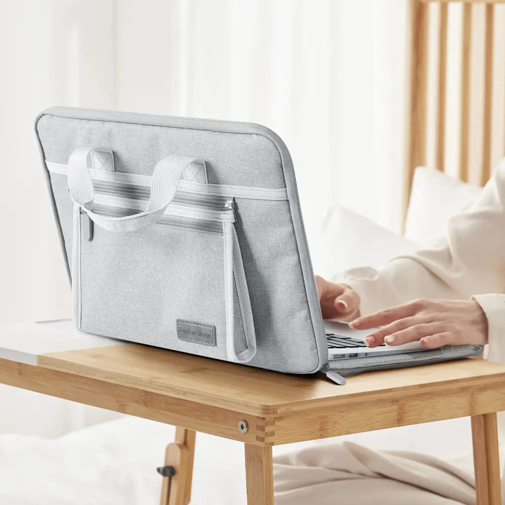 Apple MacBook 16" Protective Case Bag — feature 14