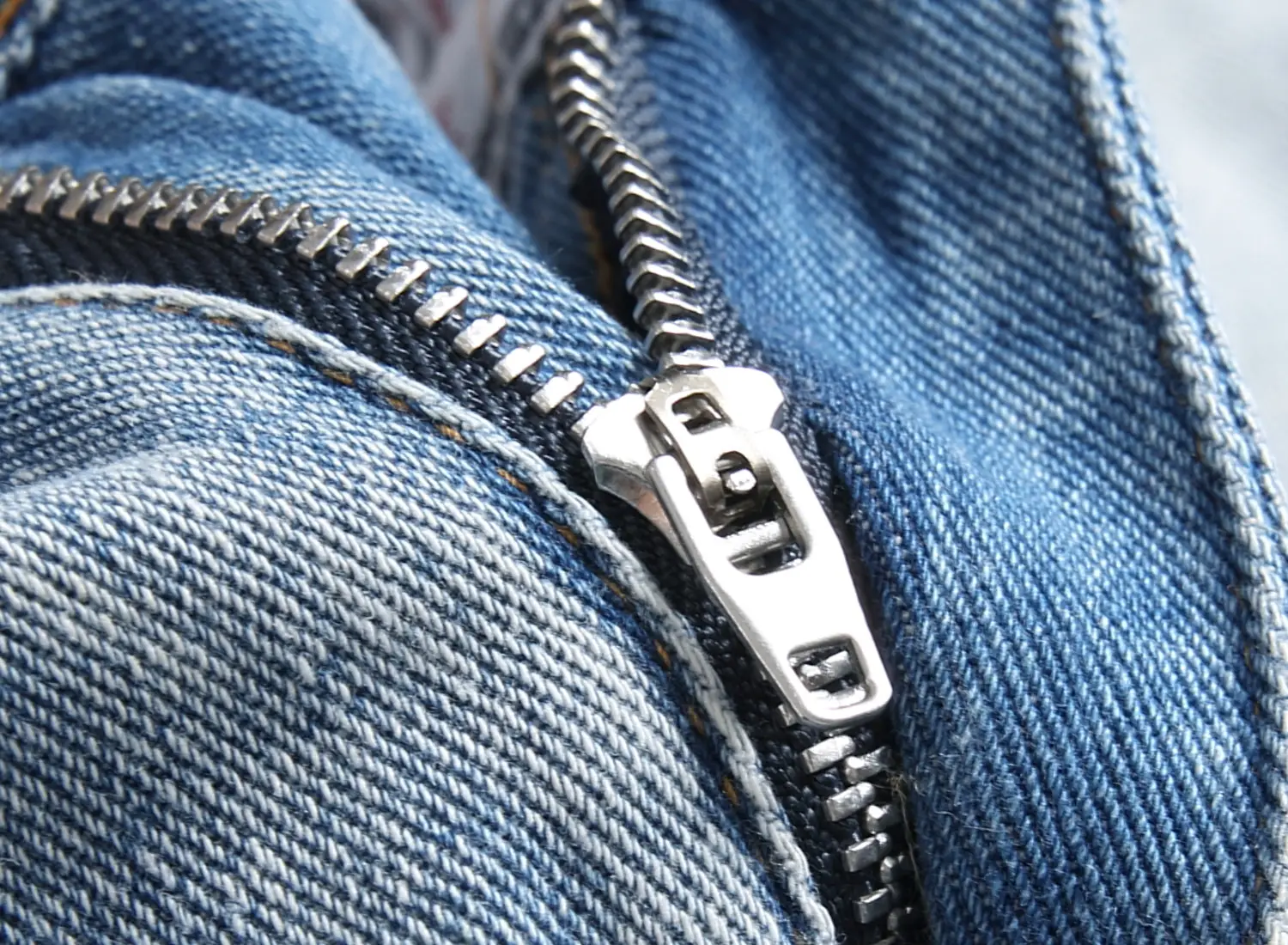 Men's 2023 Denim Shorts Set with Colorful Cuff — feature 21