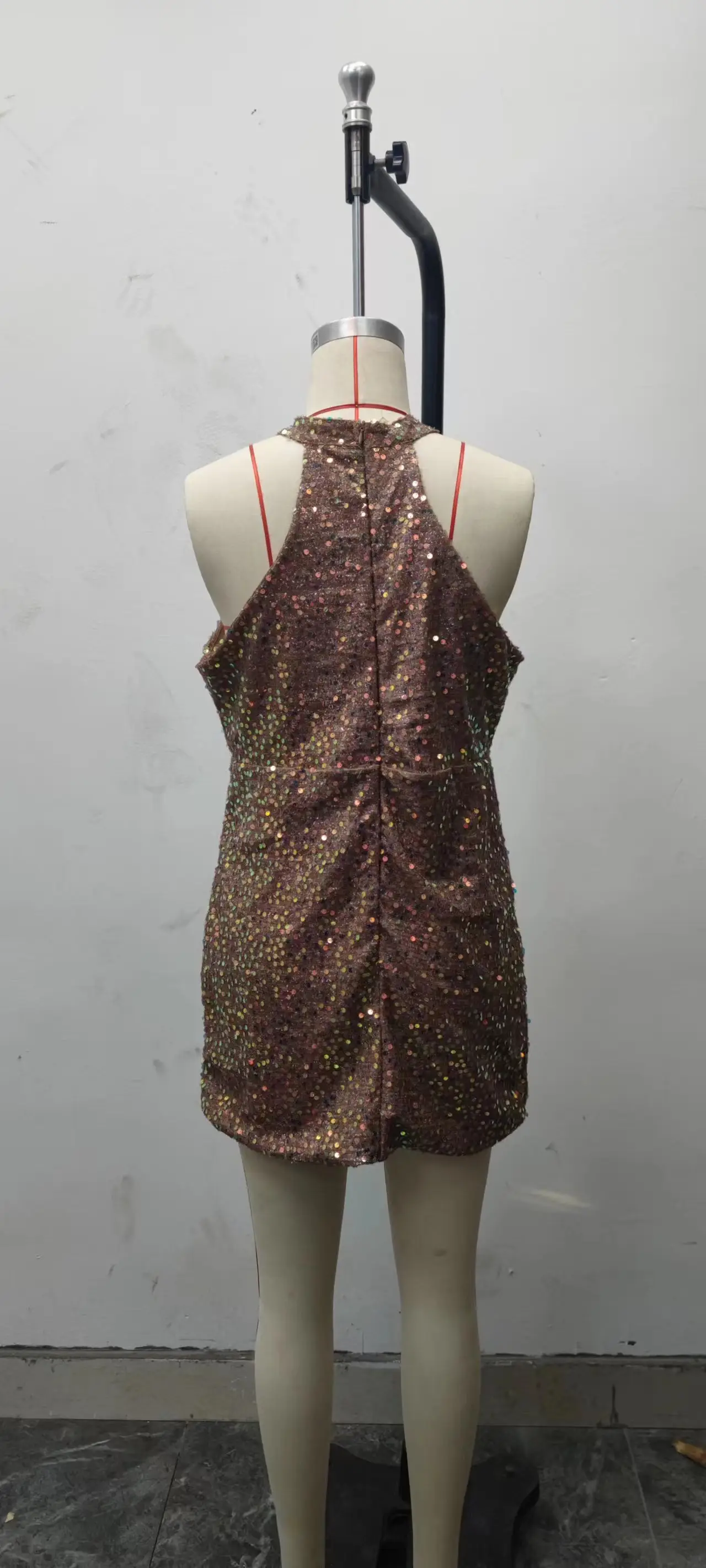 2025 Sequin Halterneck Dress Mid Waist Evening Wear — feature 14