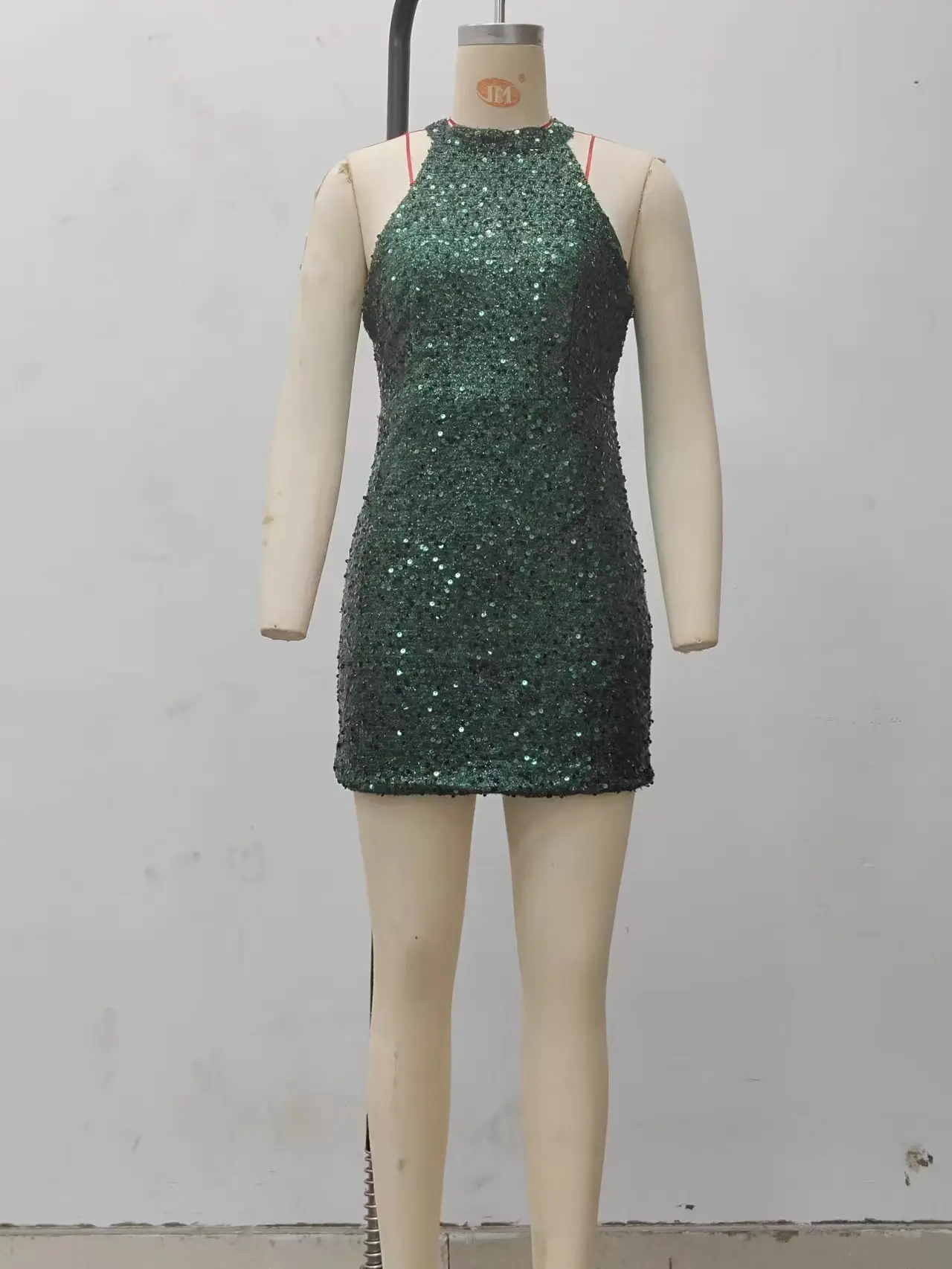 2025 Sequin Halterneck Dress Mid Waist Evening Wear — feature 15
