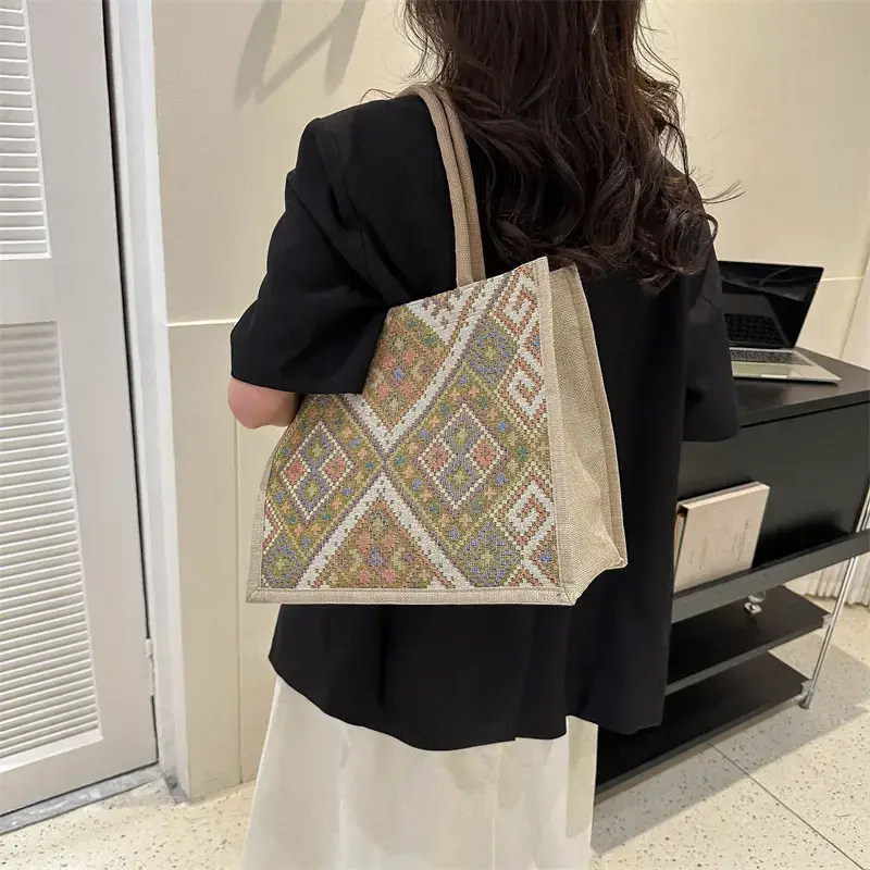 Large Capacity Ethnic Handbag for Women - Image 7