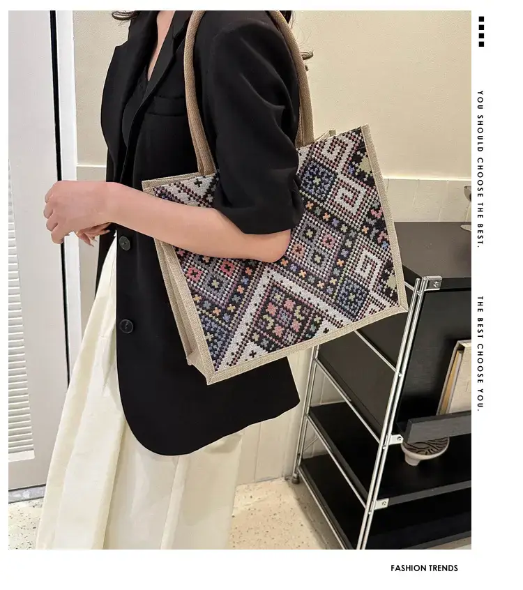 Large Capacity Ethnic Handbag for Women — feature 1