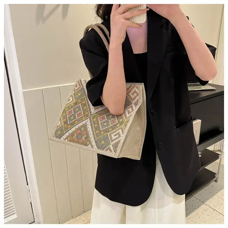 Large Capacity Ethnic Handbag for Women — feature 28