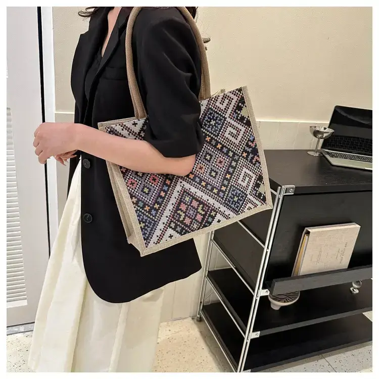 Large Capacity Ethnic Handbag for Women — feature 29