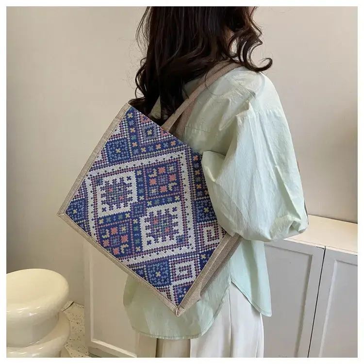 Large Capacity Ethnic Handbag for Women — feature 32