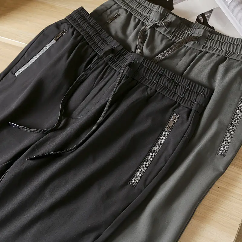 Men's Black Stretchable Zip Pockets Pants