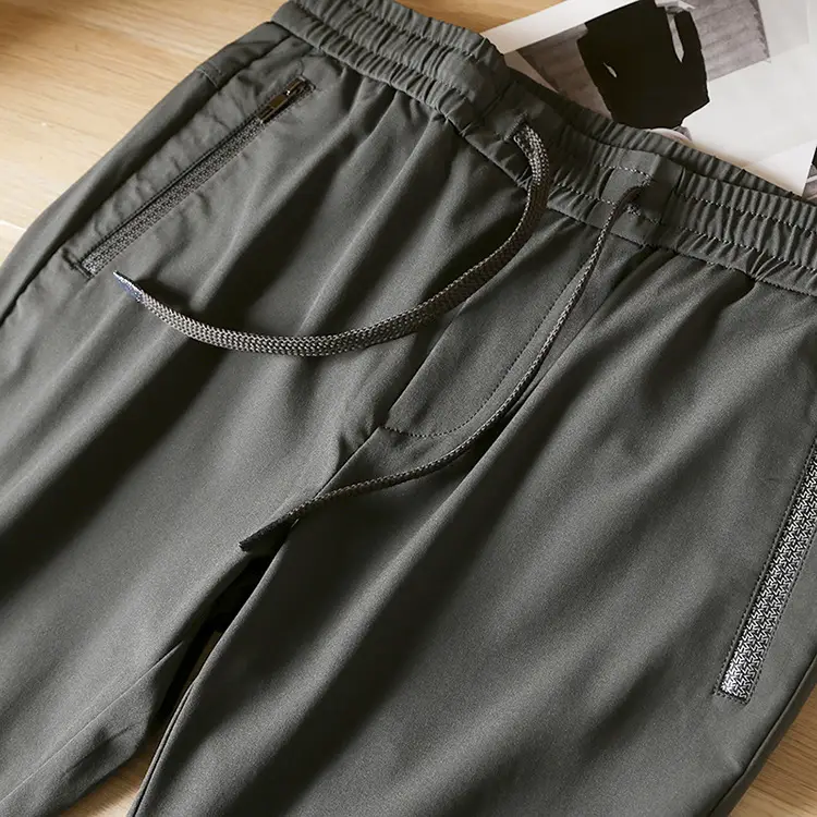 Men's Black Stretchable Zip Pockets Pants — feature 12